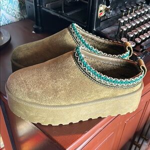 Olive Green Platform Slipper NWOT